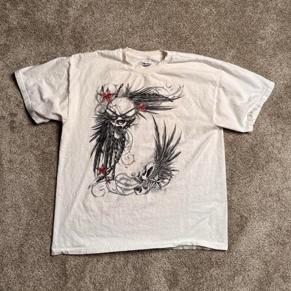WHITE HELIUM Y2K STYLE "SKULL" GRAPHIC TEE